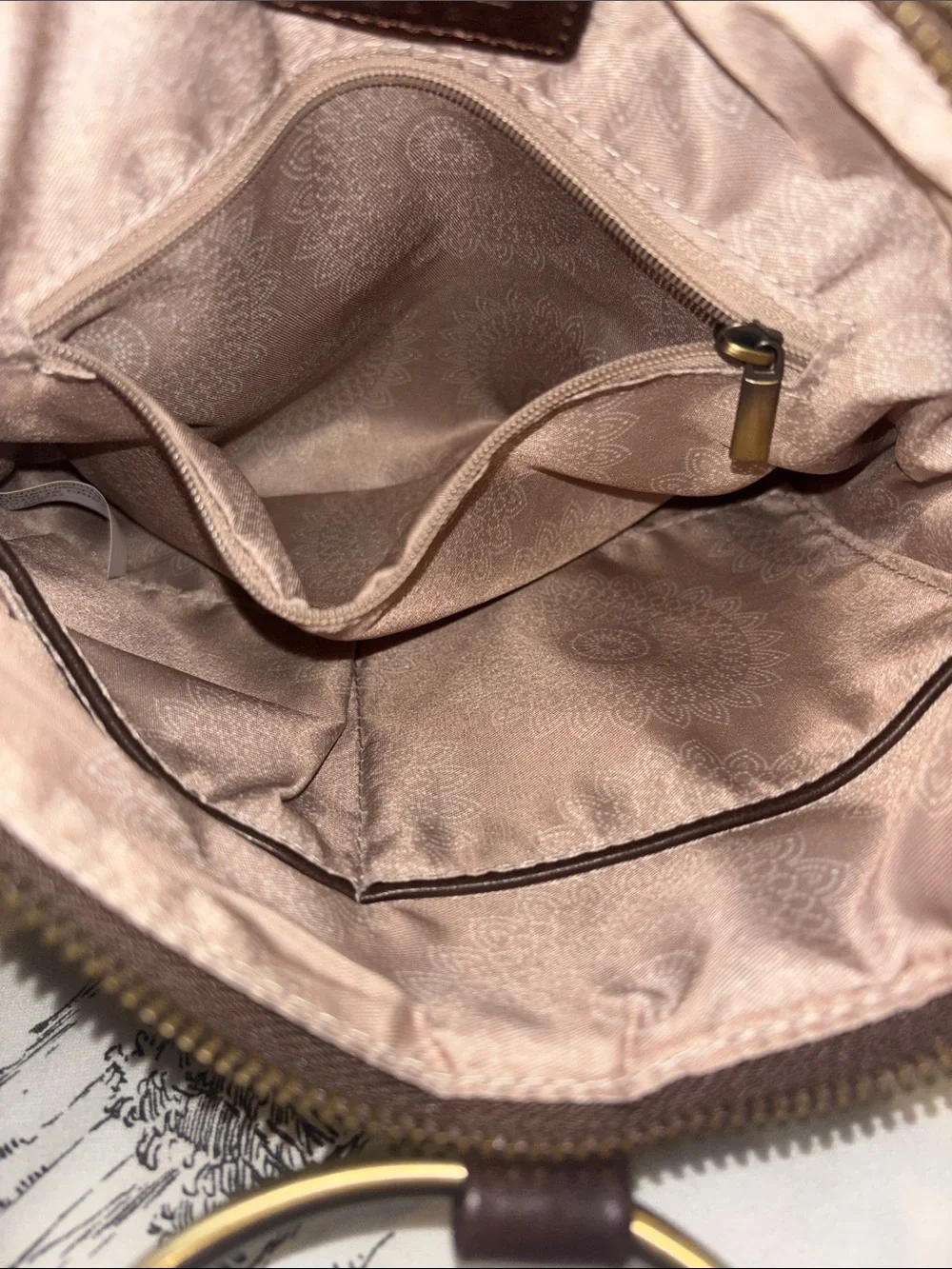Joy Susan compact leather
